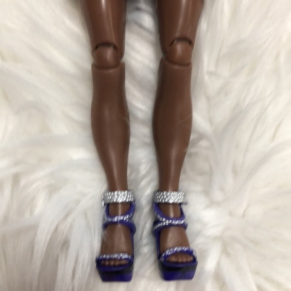 Rainbow High 2019 Krystal Bailey & Ruby Anderson dolls - Picture 5 of 10